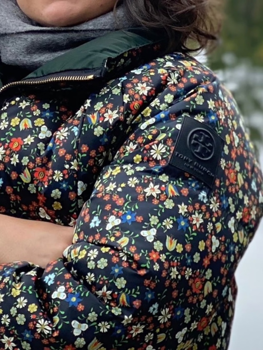 Tory Burch Heavy-fill Goose Down Reversible Floral Puffer Jacket in Forest Green - Picture 2 of 10